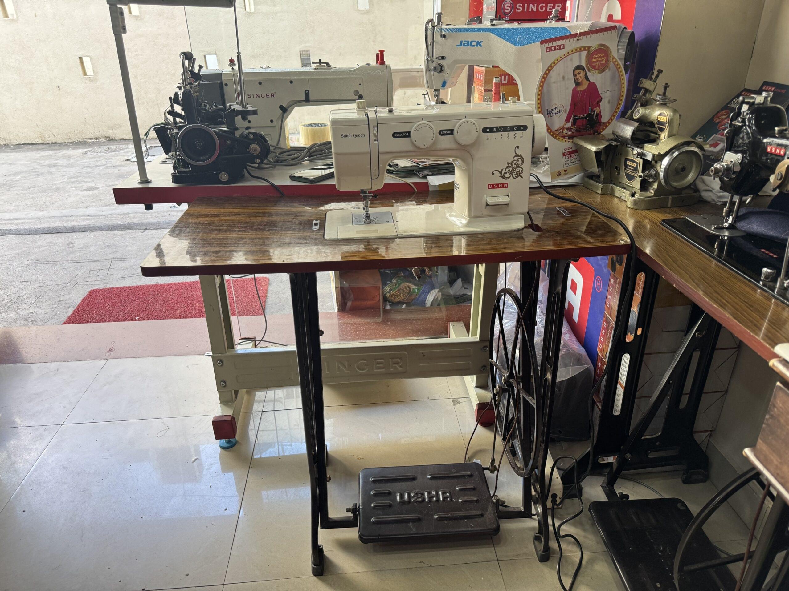 USHA JANOME SEWING MACHINE - STITCH QUEEN FOOT WITH COMPANY MOTOR